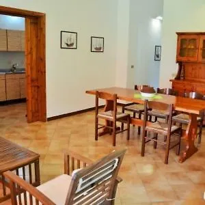 Vakantiehuis Casa In Prima Fila Sulla Spiaggia San Priamo